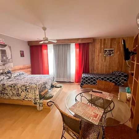 Gare Apartment *